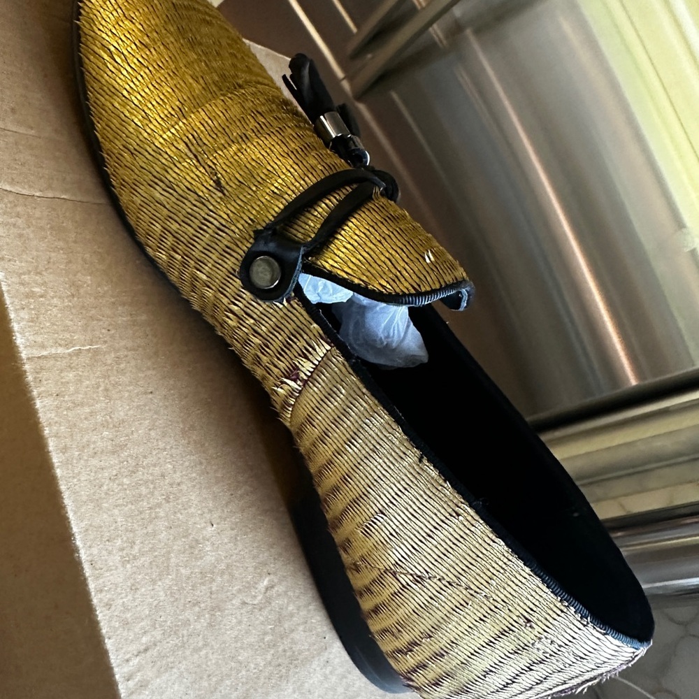 Aldo Gold Loafers with Woven Texture and Tassel Detail - Picture 4 of 6
